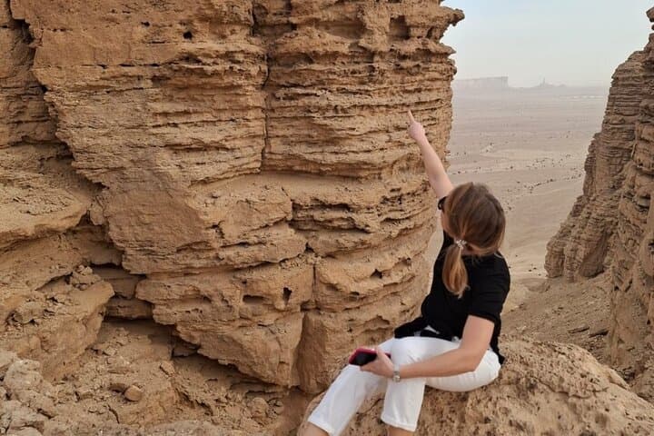 Edge of the World Sunset Hike via Manjour Trail (Riyadh)