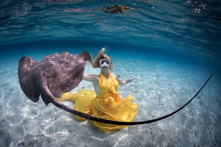 Bora Bora Private Full-Day Aquatic Photo Tour & Resort Photoshoot photo 3