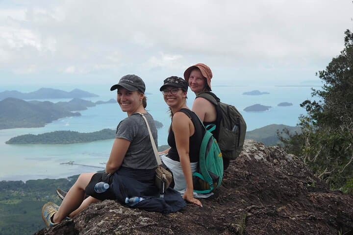 Summit Khao Laem: Full-Day Koh Chang Jungle Trek and Waterfall Swim
