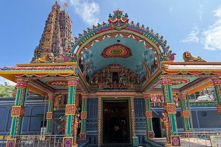 Kandy to Minneriya: Sigiriya, Dambulla & Jeep Safari Day Tour photo 4