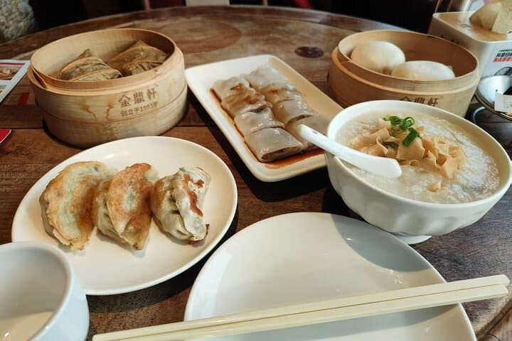 Beijing Dim Sum Breakfast and Tailored Highlights Tour