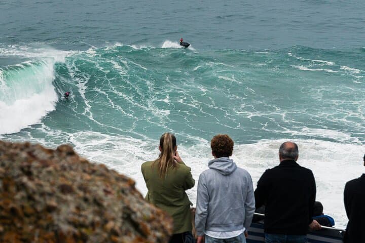 Nazaré Big Waves Lighthouse and Óbidos Small-Group Day Trip from Lisbon