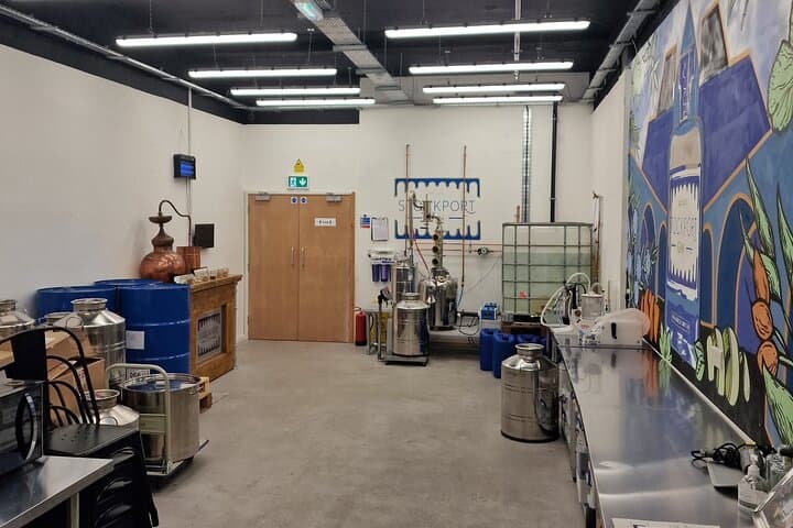 Stockport Gin Distillery Tour and Tasting Experience — Town Centre Behind-the-Scenes