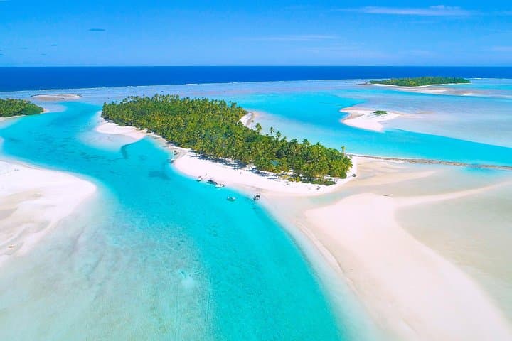 Private Aitutaki Lagoon Cruise — One Foot Island, Motu Snorkeling & Lagoon History photo 1