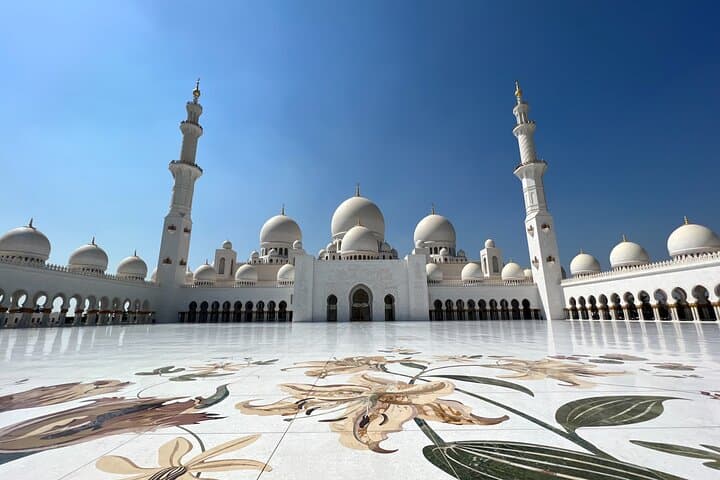 Abu Dhabi Sightseeing: Grand Mosque, Old Souk & Heritage Day Tour photo 4