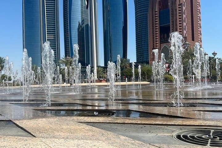 Abu Dhabi Sightseeing: Grand Mosque, Old Souk & Heritage Day Tour photo 6