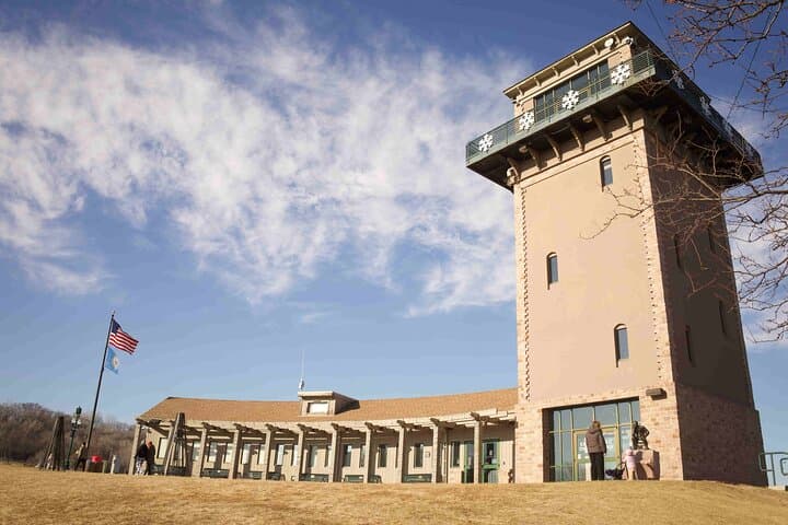 Stroll Sioux Falls: 2.8-Mile Historic Walking Tour of Falls Park & Downtown