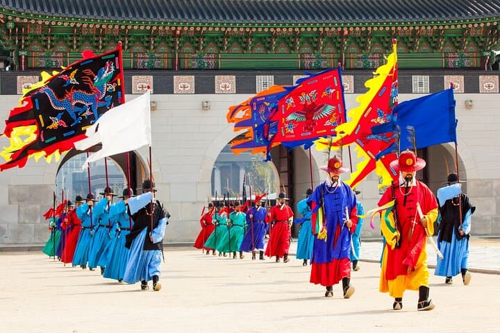 Northern Seoul Walking Tour: Gyeongbokgung Palace, Bukchon Hanok Village & Gwangjang Market photo 2