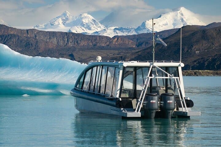 Full-Day Cerro Castillo Adventure from El Calafate — Lake Crossing, 4x4 & UTV photo 4