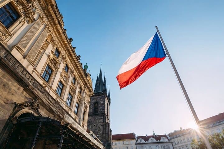 Prague Essential Travel Guide: Local Tips, Itineraries & Where to Eat photo 4
