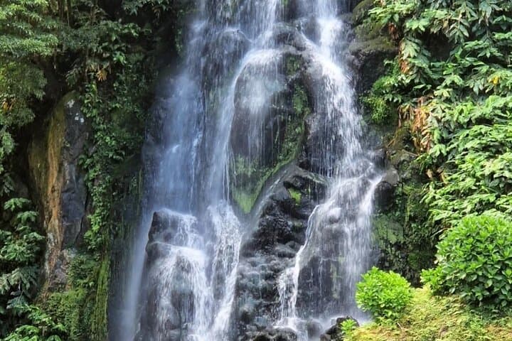 Waterfall Wonders Journey on São Miguel: Full-Day Waterfall Tour with Lunch photo 4