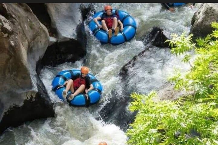 Tizate River Tubing with Hot Springs & Lunch in Guanacaste