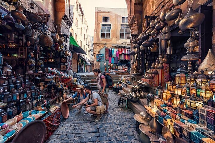 Full-Day Giza Pyramids, Egyptian Museum & Khan El-Khalili Bazaar Tour