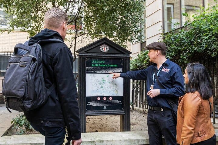 Hidden Alleys & Ancient Pubs: Small-Group Walking Tour of Historic London photo 4