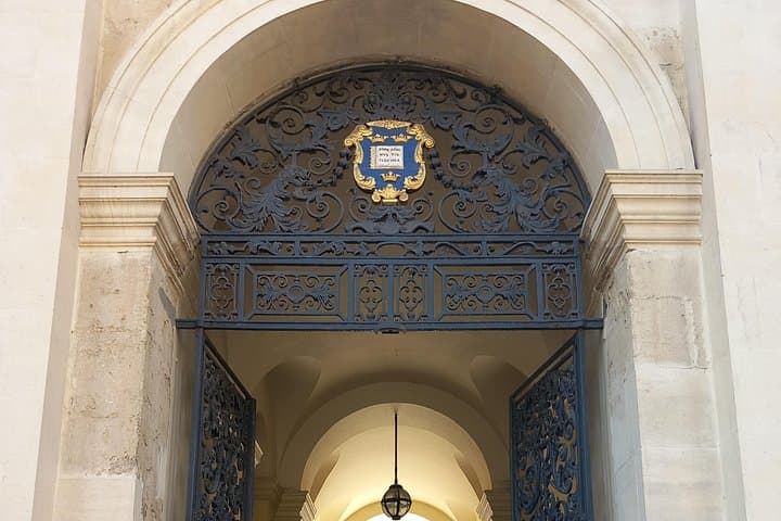 Private 2-Hour Walking Tour of Oxford Colleges and Historic Sights photo 4