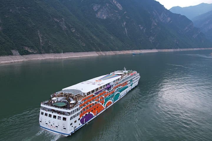 Yangtze Miracle Luxury Cruise: 4-Day All-Inclusive Three Gorges Voyage photo 2