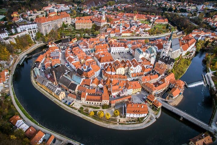 Day Trip to Český Krumlov from Prague: Castle Walks, Vltava Views, and Medieval Streets photo 1