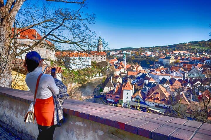 Day Trip to Český Krumlov from Prague: Castle Walks, Vltava Views, and Medieval Streets photo 2