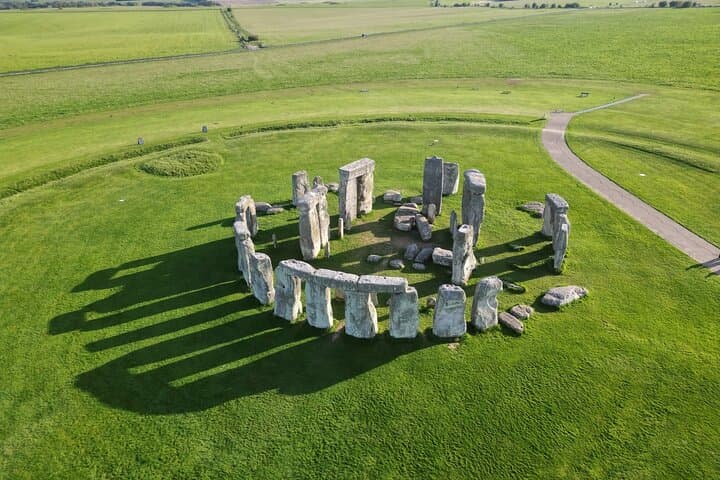 Stonehenge Inner Circle & Bath Day Tour from London — Private Access and Guided Bath Walk photo 3