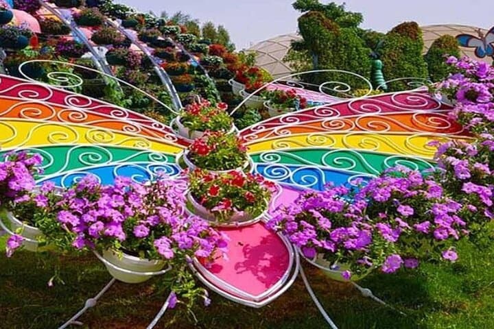 Inside Abu Dhabi’s Immersive Butterfly Garden — Biodomes, Koi Ponds & Aquarium Combo