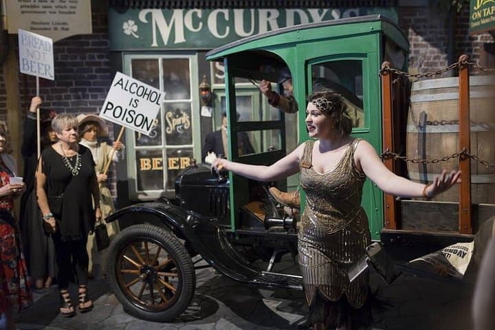 Savannah Old Town Trolley and Prohibition Museum: Hop-On Sightseeing + Speakeasy Experience photo 3