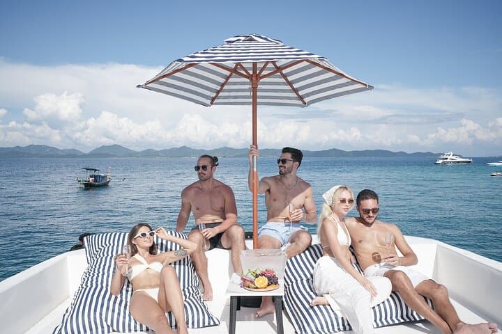 Late-Departure Catamaran Snorkel: Similan Islands Day Trip from Phuket