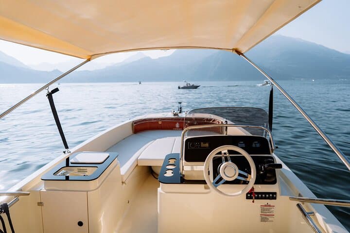 Lake Como Speedboat to Bellagio: Private 3‑Hour Prosecco Cruise photo 5