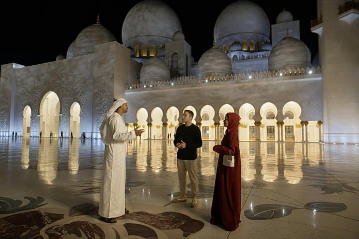 Abu Dhabi Layover: Private 2–4 Hour City Tour with Airport Transfers photo 4