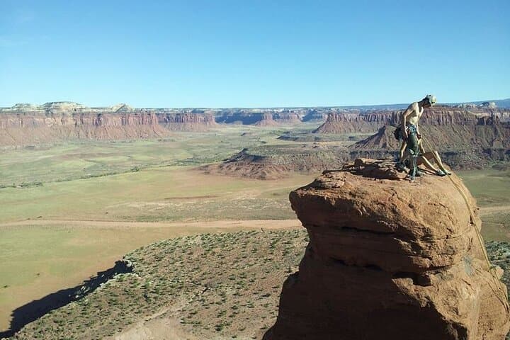 Indian Creek Crack Climbing: A Guided Day on Utah’s Sandstone Splitters photo 5