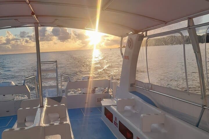 Coastal Boat Tour St Kitts and Nevis — Snorkel, Open Bar & Island Views photo 2