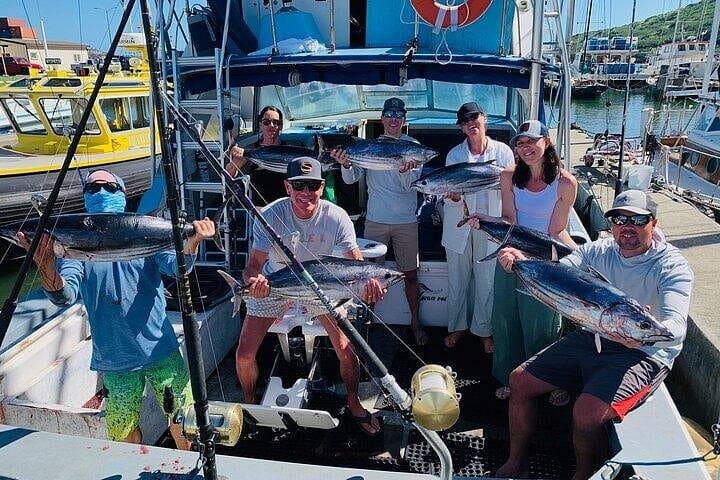 Kauai Deep-Sea Fishing: 6-Hour Bertram Charter for Marlin, Tuna & Wahoo photo 4
