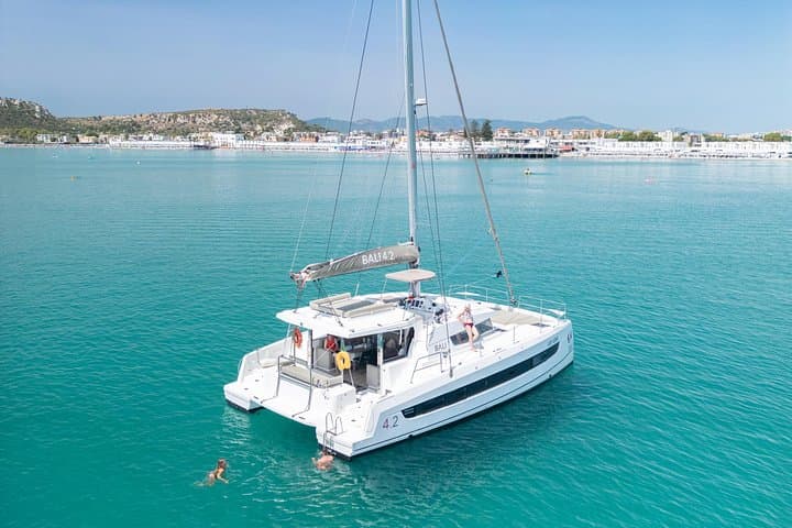 Cagliari Catamaran Tour: Snorkel Poetto & See Sella del Diavolo photo 2