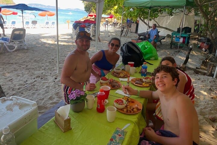 Isla Tortuga Premium: Private Beach, Snorkeling & Spider Monkeys from Puntarenas photo 3