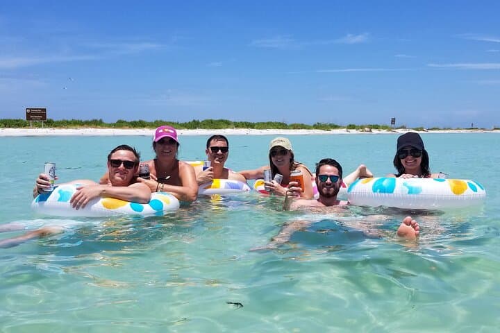 Siesta Key Private 4-Hour Charter: Sandbars, Snorkel & Dolphin Watching