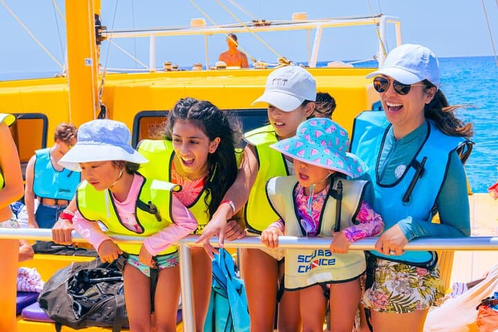 Waikiki Turtle Canyon Snorkel: 90-Minute Catamaran to Swim with Green Sea Turtles photo 5