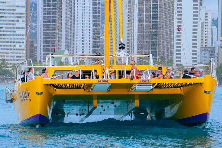 Waikiki Turtle Canyon Snorkel: 90-Minute Catamaran to Swim with Green Sea Turtles photo 4
