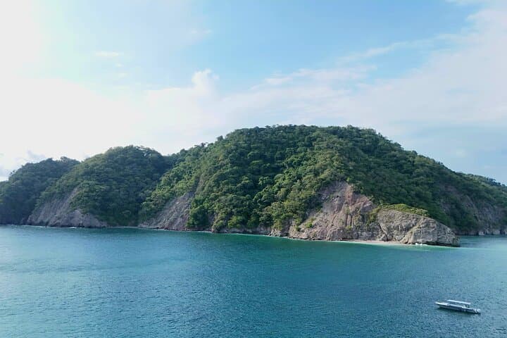 Isla Tortuga Premium: Private Beach, Snorkeling & Spider Monkeys from Puntarenas photo 5