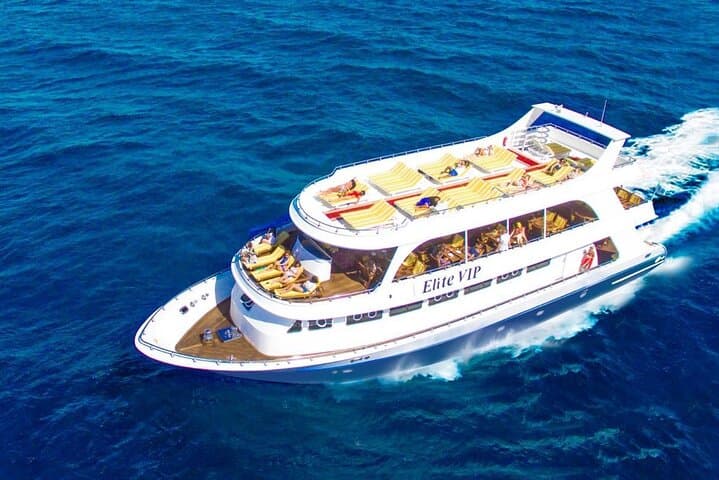 VIP Ras Mohammed Snorkeling: Elite Yacht Trip from Sharm El Sheikh