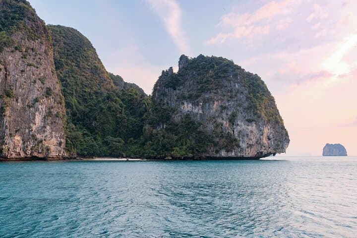 Krabi Phi Phi 4-Island Sunset Catamaran Tour photo 5