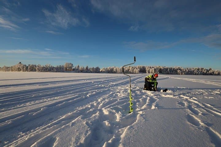 Ice Fishing & Winter BBQ in the Finnish Wilderness — Snowshoe to a Rovaniemi Lake photo 6