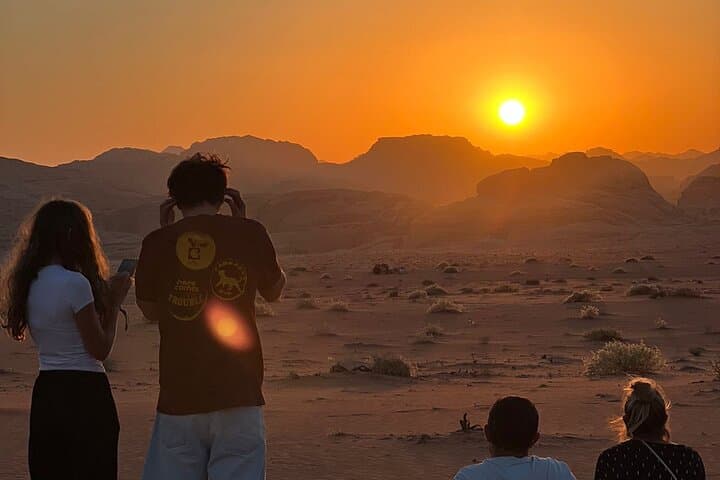 Wadi Rum Full-Day Jeep Safari with Bedouin Lunch and Sunset Views