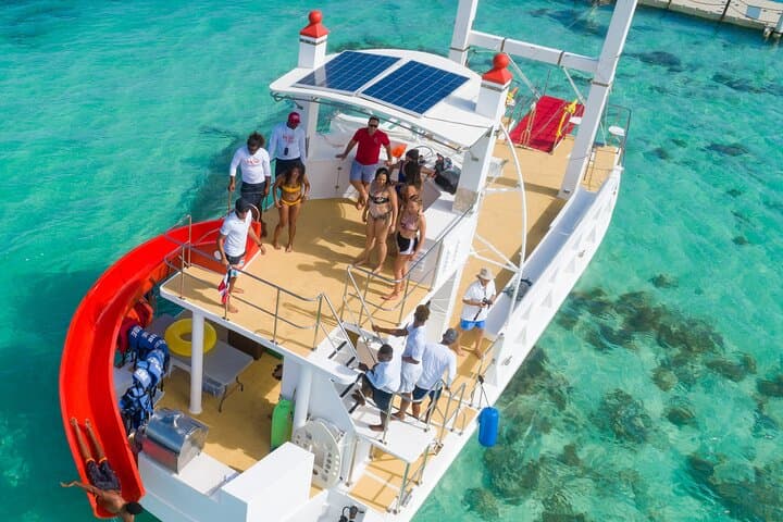 Punta Cana Party Boat and Snorkeling Trip from Bávaro: Catamaran, Natural Pool & Snorkel Reef photo 6