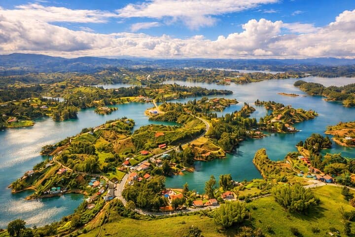 Guatapé & El Peñol Private Tour from Medellín: 6–7 Hour Day Trip photo 6