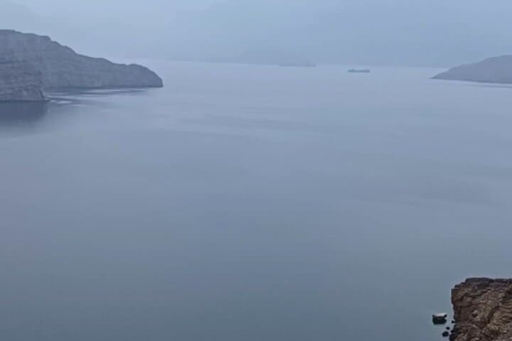 Khasab Fjord Trek & Dhow Cruise: Two Seas Viewpoint, Dolphins & Snorkeling photo 3