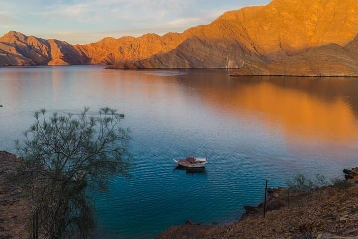 Khasab Fjord Trek & Dhow Cruise: Two Seas Viewpoint, Dolphins & Snorkeling photo 6