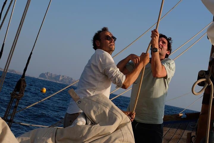 Sailing Chateau d'If and the Frioul Calanques — 3-Hour Marseille Coastal Cruise photo 6