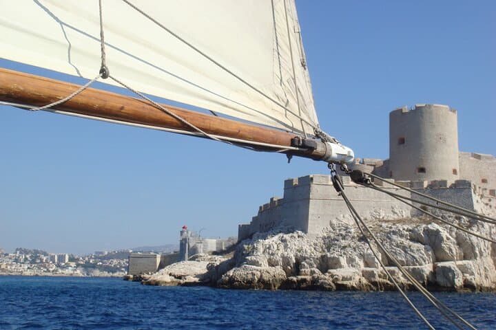 Sailing Chateau d'If and the Frioul Calanques — 3-Hour Marseille Coastal Cruise
