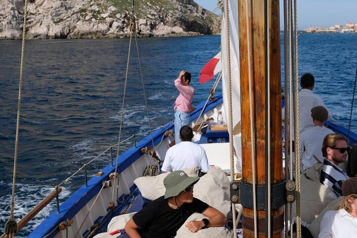 Sailing Chateau d'If and the Frioul Calanques — 3-Hour Marseille Coastal Cruise photo 2