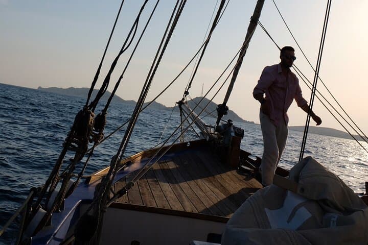 Sunset Sail and Provençal Buffet: Marseille Calanques & Frioul Islands photo 2