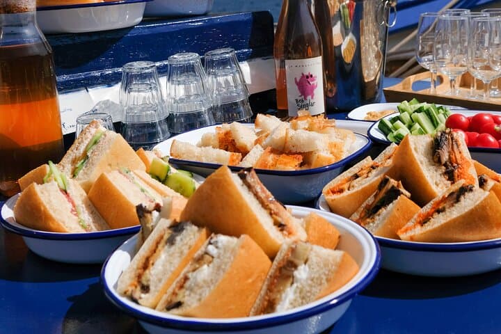 Sunset Sail and Provençal Buffet: Marseille Calanques & Frioul Islands photo 3